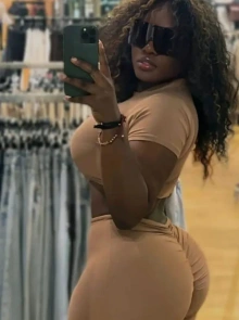 Descubre a Britany, una de las acompañantes Madura mejor valoradas