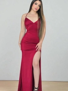 VALENTINA destaca en el listado de acompañantes por su estilo