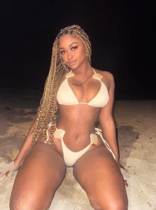 Nathalia, elegancia y discreción en el catálogo de damas de compañía