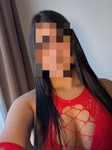 Liza, una acompañante elegante y discreta