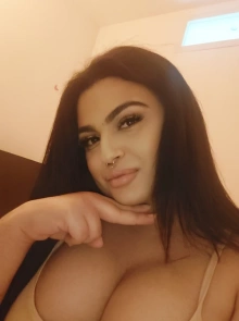 Sofia, una de las escorts en Zaragoza más destacadas