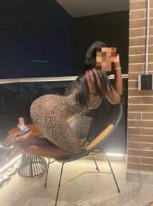 Lucia, servicios de escorts en Nervión de alta calidad