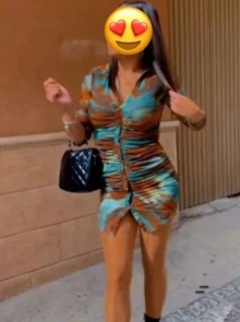 Sandra destaca en el listado de acompañantes por su estilo