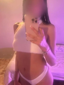 ¿Buscas una escort en Benicalap? Conoce a Sofia