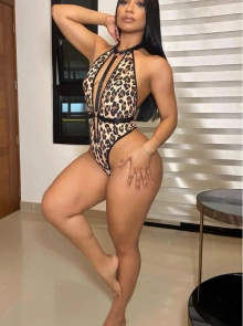 Ashly destaca en el listado de acompañantes por su estilo