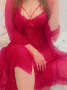 Sofia destaca entre las chicas de compañía por su presencia