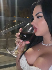 Sara sofía, chica de compañía de lujo con fotos de estudio reales