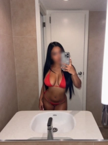 Emily, una experiencia única con escorts VIP