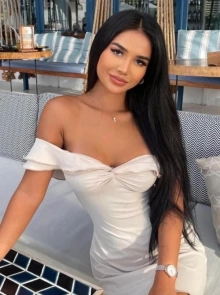 ¿Buscas una escort en Ibiza? Sandy es una gran elección