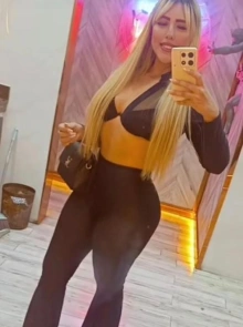 Sophia es escort de lujo con atención exclusiva