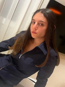 Uxue, elegancia y discreción en el catálogo de damas de compañía