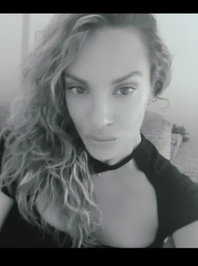 Descubre perfiles como Sara en nuestro catálogo de acompañantes VIP