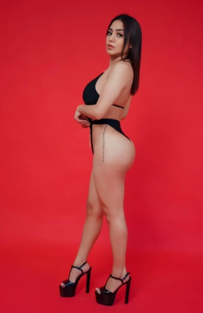 Julie, Escort en Marbella 672214763