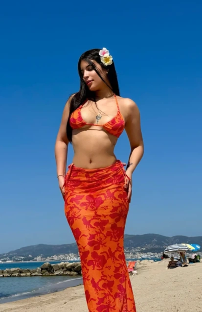 Valentina, Escort en Alicante 670213809