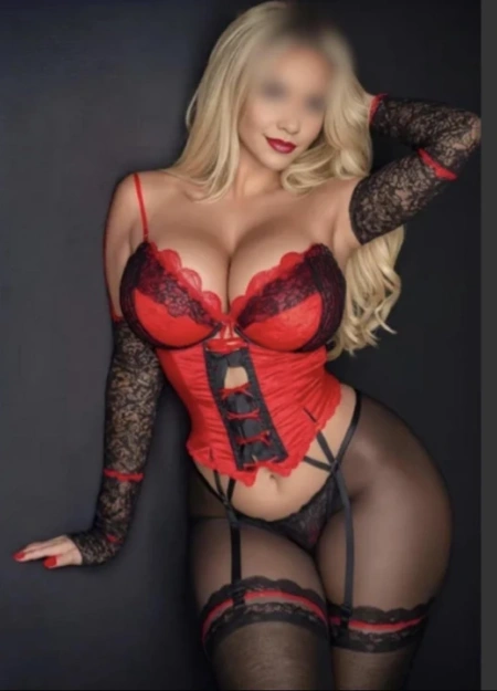 Natalia es una chica de compañía Madura de total confianza