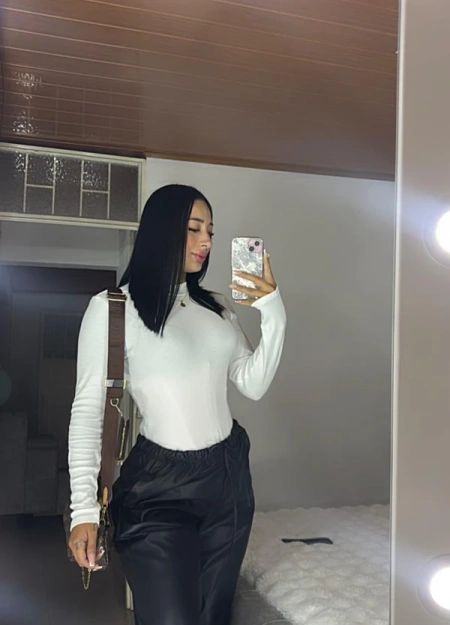 Cristal, perfil premium dentro de las escorts grandes-mamas en Valencia