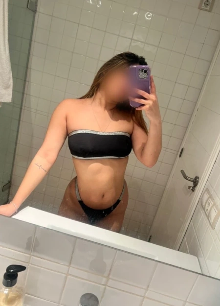 Descubre a Mia, una escort en Valencia de alto nivel