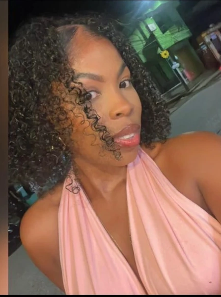 Reserva con Ivonny, una escort grandes-mamas en Valencia con perfil activo