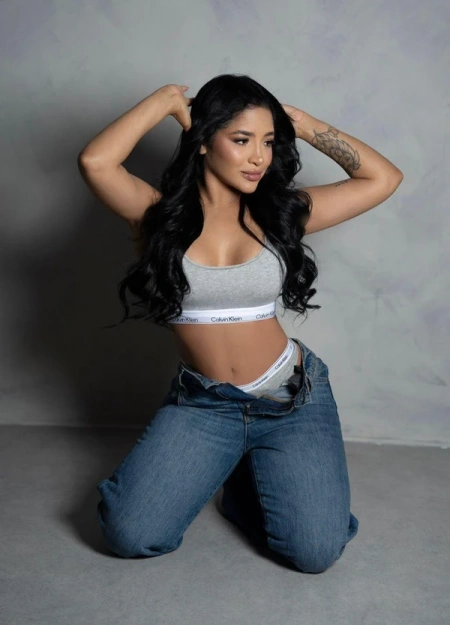 Las fiesteras  es una chica de compañía Joven de total confianza