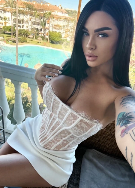 Conoce a Alice, acompañante con servicios verificados