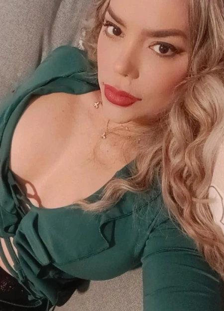 Salma caliente, chica de compañía de lujo con fotos de estudio reales