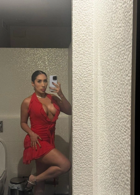 Reserva tu cita con Alison, escort en Marbella con perfil activo