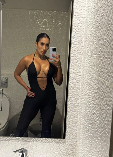 Reserva tu cita con Alison, escort en Marbella con perfil activo