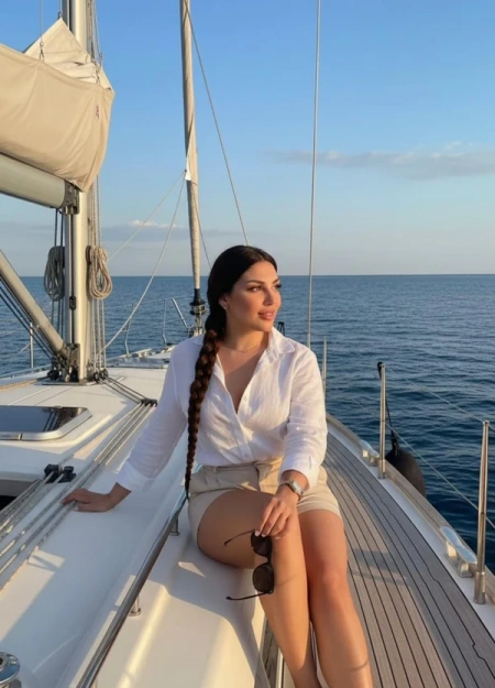 Martina es una de las acompañantes grandes-mamas en Sevilla más solicitadas