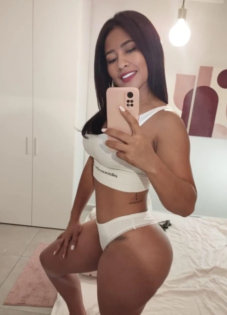 Carolina, Escort en Málaga 677723274
