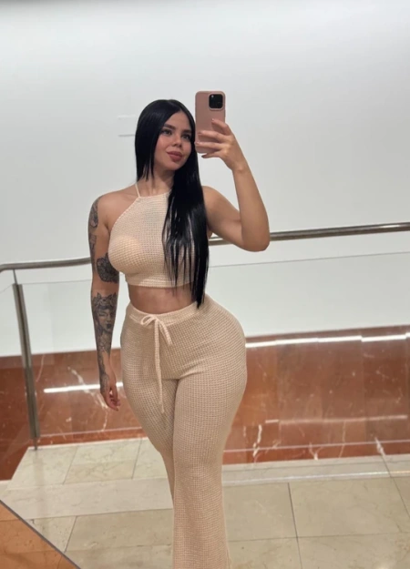 Kiara, Escort en Alicante 613374160