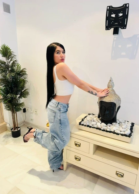 Alejandra está en el catálogo de putas en Sevilla