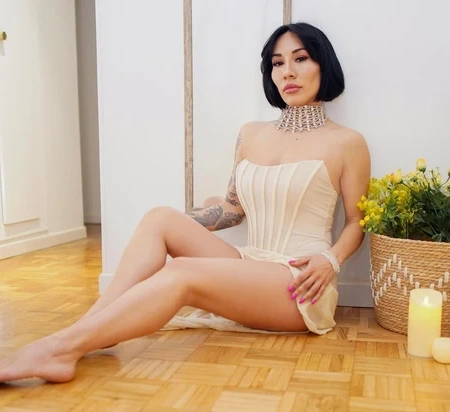 Emma garcía, servicios de escorts Madura en Madrid de alta calidad