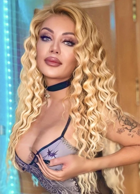 Amanda Lear, Travesti en Madrid 685072699