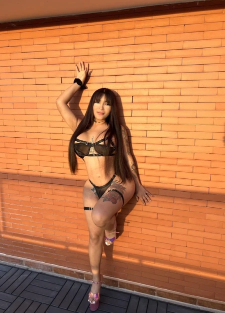 Anghela, Travesti en Barcelona 677432033