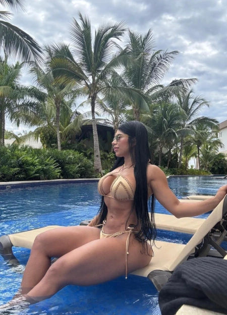 Abril, Escort en Palma de Mallorca 667051921