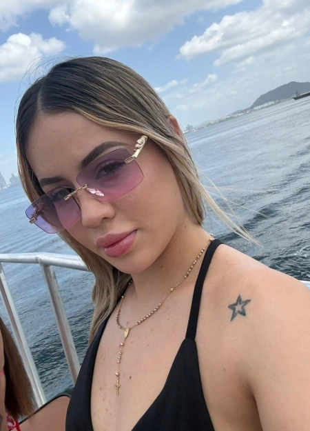 Descubre perfiles como Sofia en nuestra selección de modelos VIP