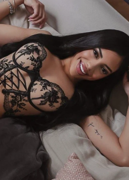 Perfil premium: Sharlotte entre las mejores de Málaga