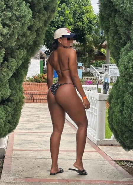 Maite exótica  destaca en el listado de acompañantes por su estilo