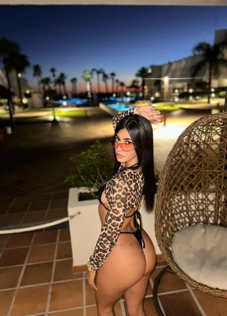 BRIANA, Escort en Marbella 695772668