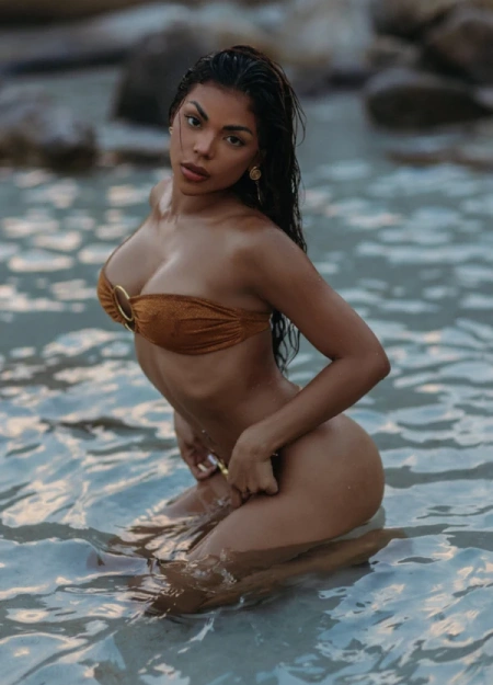 Sara, Escort en Marbella 655856524