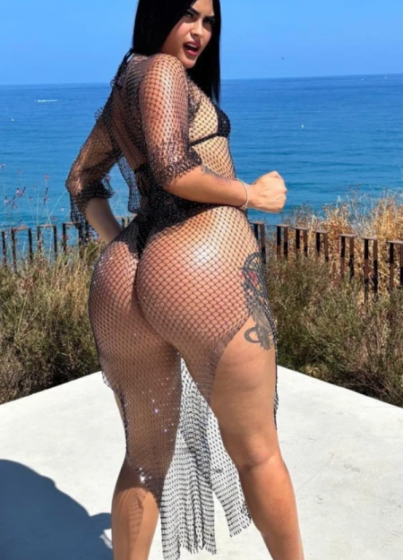 Luna presenta su book de fotos reales de chica de alto standing