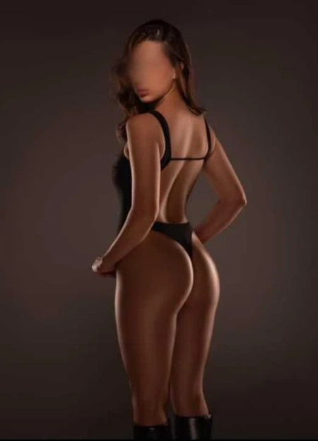 ¿Buscas una escort en Málaga? Lucia es una gran elección