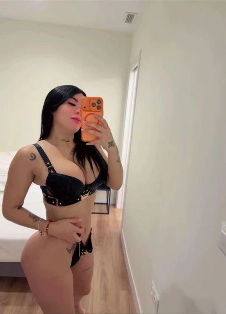 Book actualizado de Kataleya, entre las damas de compañía grandes-mamas de lujo