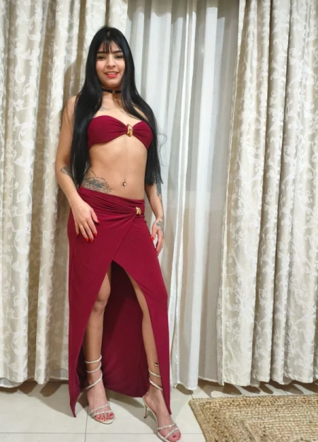 Salomé, elegancia y saber estar como escort de belleza excepcional