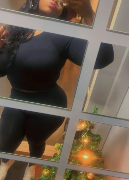 Ada es una chica de compañía grandes-mamas de total confianza