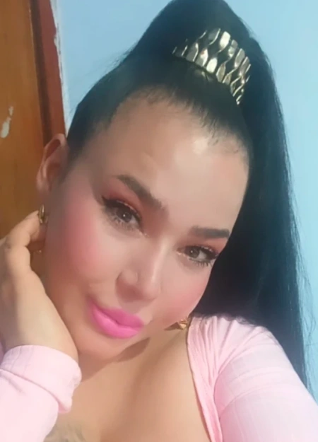 Karina es una modelo exclusiva con perfil verificado