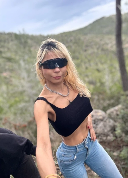 Brittany, detalles y fotos reales de esta modelo Madura