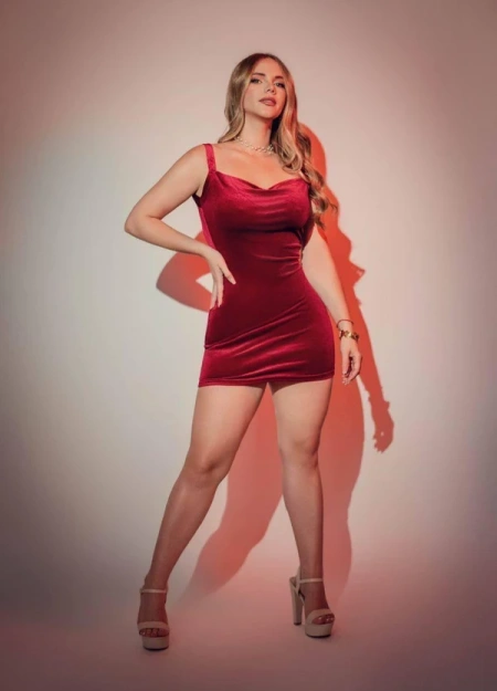 Citas exclusivas con acompañantes como Adriana