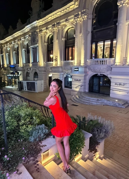Perfil de Lucy, destacada en el listado de modelos de presencia imponente