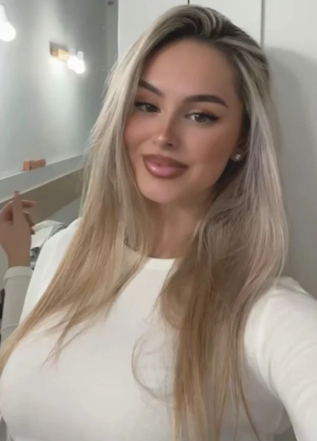 Quiere conocer a Lia mallorca? Una chica con presencia imponente te espera